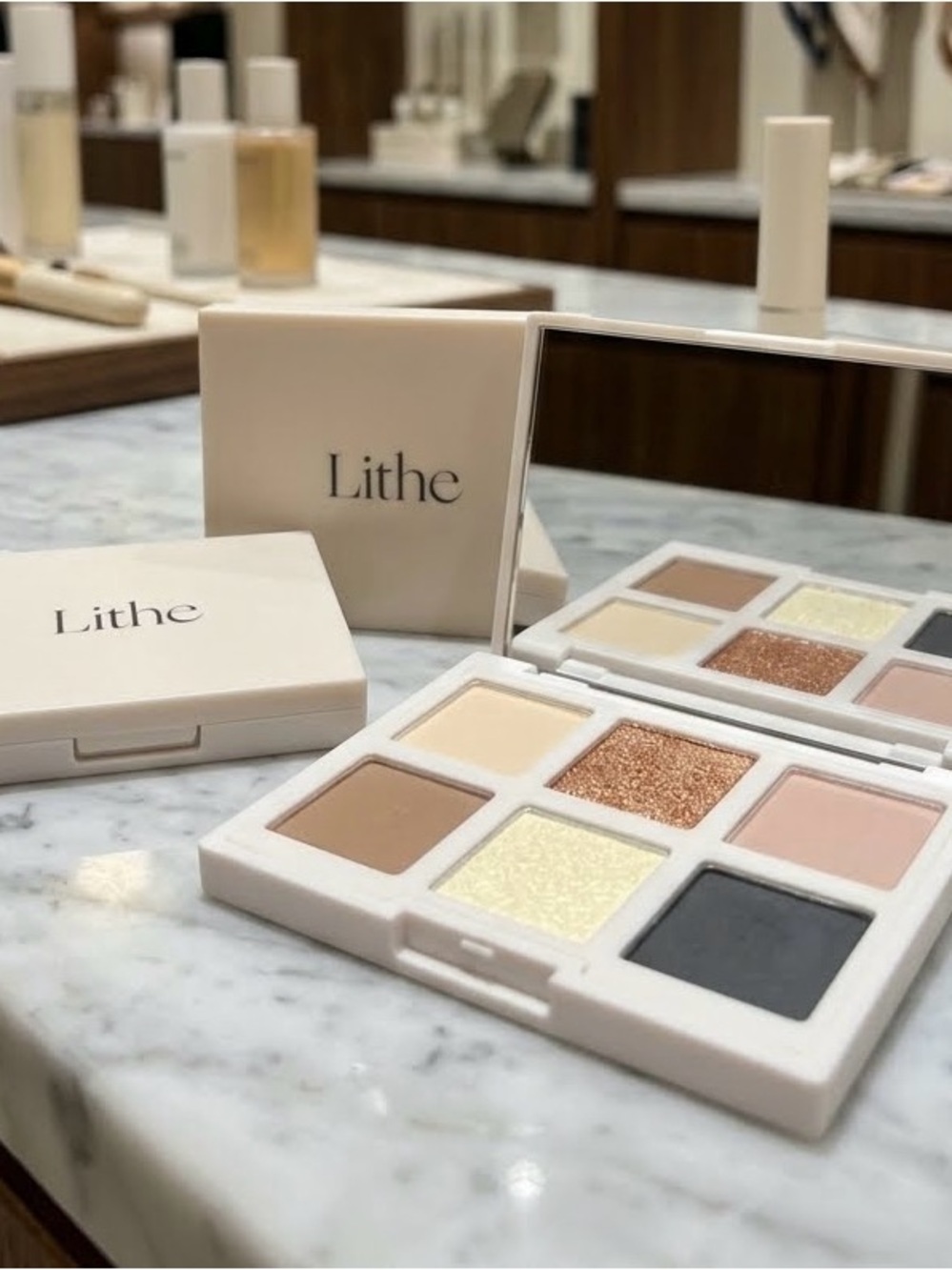 Lithe Neutral Eyeshadow Palette — 9 Versatile Shades (Taupe, Champagne, Black)